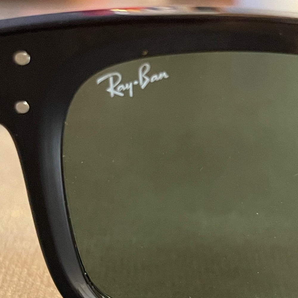 Ray-Ban Black Sunglasses - Picture 4 of 16